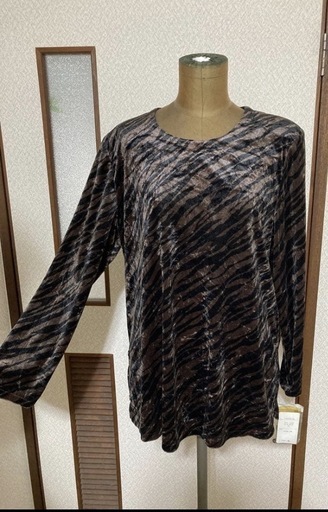 新品未使用　服　①