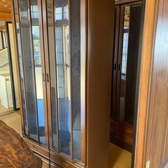 食器棚本棚ウイスキー棚の画像