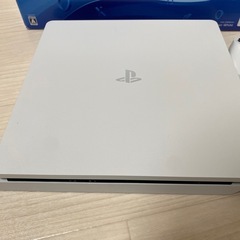 プレステ4 本体セット(ホワイト/1TB)の画像