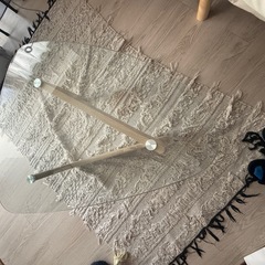 ガラステーブルの画像