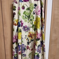 定価34980円イネド　花柄スカートの画像