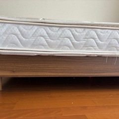 取引相手決定　セミダブルベッド　フレームとマットレスセットの画像