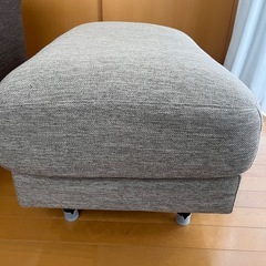 新品同様 ニトリ ポケットコイルスツール(CA10 DR-BE) オットマンの画像