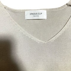 OPAQUE.CLIP Vネック ハイゲージ長袖ニット グレージュ Ｍの画像