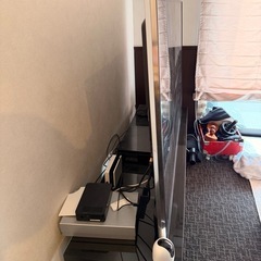 テレビとテレビ台の画像