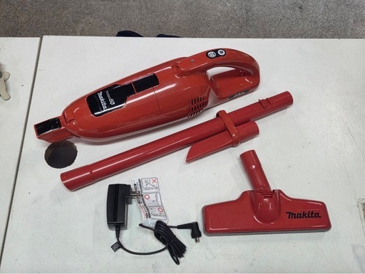 元箱付属 開封済み 未使用品 Makita 「充電式クリーナ(CL113FDW)」掃除機 10.8V コンパクト 紙パック式 オレンジ ③