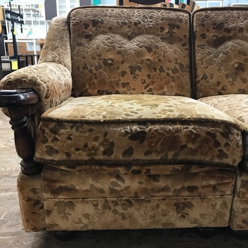 ジャングルジャングル貝塚店　ソファ　花柄　ゴールド　4人用　4人掛け　ゴージャス　オシャレ　中古　貝塚市　二色浜