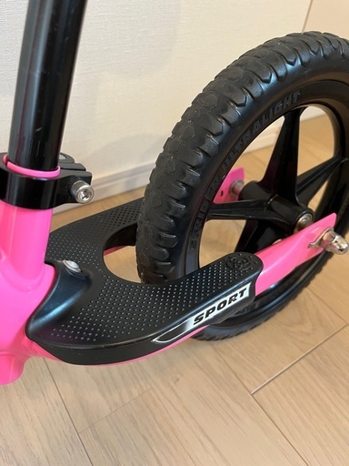 【美品・組み立て済でお渡し】ストライダー スポーツモデル 12インチ ピンク 日本正規品