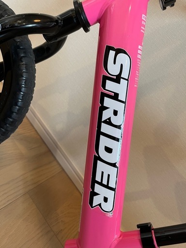 【美品・組み立て済でお渡し】ストライダー スポーツモデル 12インチ ピンク 日本正規品