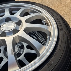 サマータイヤ(175/60/16)スタッドレスタイヤ(185/65/15)の画像