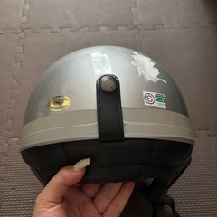  バイク用ヘルメット（シルバー）の画像