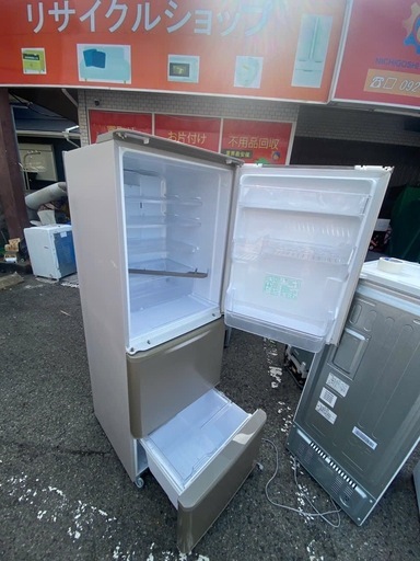 NO B974?福岡市内配送設置無料✨?SJ-W352D-N 冷蔵庫 ゴールド [350L /3ドア /左右開きタイプ]