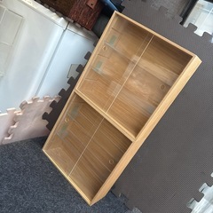 無印　木製コレクションスタンド引き扉付き2点セット 約幅２５．２ｘ奥行８．４ｘ高２５．２ｃｍの画像