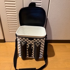 釣具まとめ売り‼️ロッドホルダー付きバッカン2個セットと玉網(タモアミ)の画像