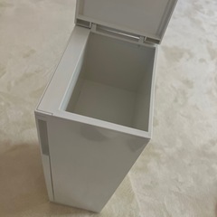 トイレ収納の画像