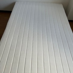 【4/1引き渡し】ニトリ セミダブルベッドの画像