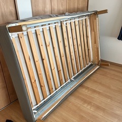 セミダブルベッド　IKEAの画像