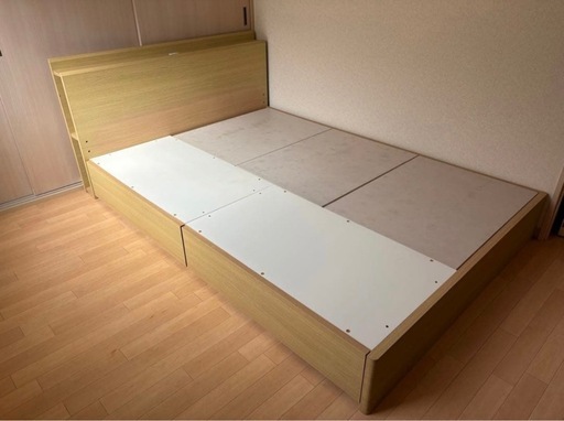 ダブルベッド　収納付き フレームのみ