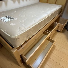 ［お取引中］収納付きシングルベッド（引き出し2つ）お譲りしますの画像