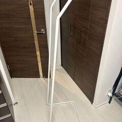 ホワイト・ハンガーラックの画像