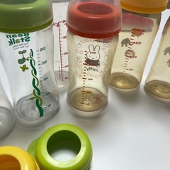 USED ベビー哺乳瓶   粉ミルクケースの画像