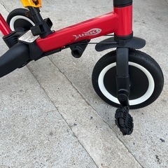 子供用三輪車の画像