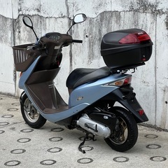 大人気セール‼️安心のドライブベルト新品✨️バッテリー充電済み🔋前後タイヤまだまだ山あり🗻嬉しいオイル交換済み♻️燃費重視＆積載量重視の方にオススメ✨GIVI製のリアボックス付き🎁AF62ディオチェスタ✴の画像