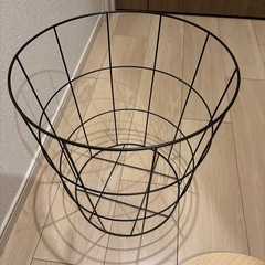 テーブルにもなるバスケットの画像