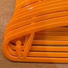 子供用ハンガー18本オレンジの画像