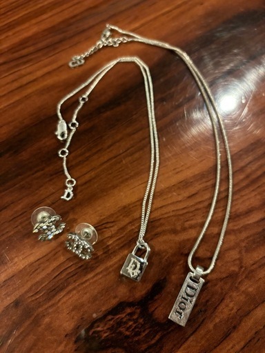 CHANELとDIOR