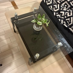 【無料】ガラステーブルの画像