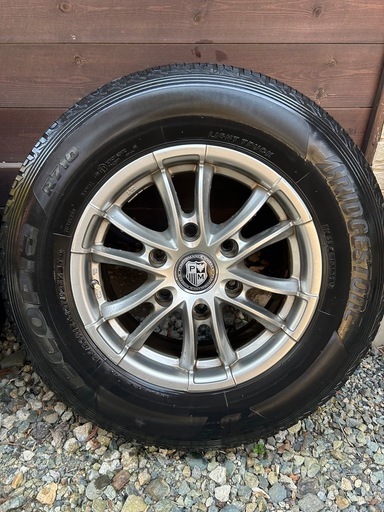 ハイエース用タイヤアルミ4本セット　ブリヂストン