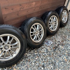 ハイエース用タイヤアルミ4本セット　ブリヂストンの画像