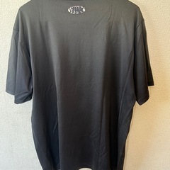 Under Armour ブラック Tシャツの画像