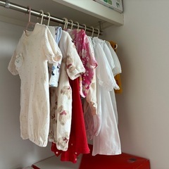ベビー服　たくさんの画像