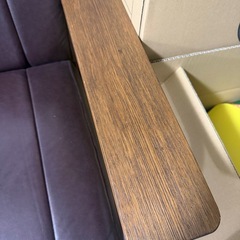 【取引中】ニトリ 2人掛けソファ ブラウン レザー調 木肘付きの画像