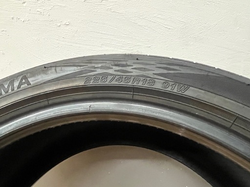 18インチタイヤ　225/45R18 ヨコハマタイヤ BluEarth-GT 7部山