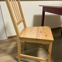 IKEAのダイニングテーブルとイス３脚ですの画像