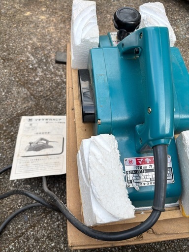 マキタ (Makita) 110mm 電気カンナ モデル 1911B