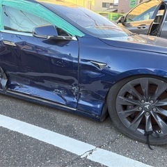 テスラ　モデルS 75D 部品取りの画像