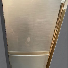 【ジャンク品？】冷蔵庫の画像