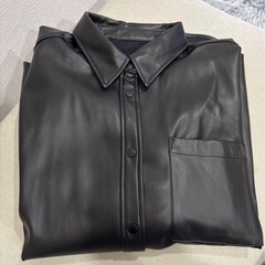 4/3まで　フェイクレザーオーバーサイズシャツ サイズLの画像