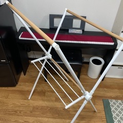 美品【NITORI】コンパクト X型物干し 室内干し 折り畳み式の画像