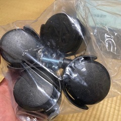 黒いキャスター4個セット　スリーブ２ドウシシャ ルミナス 25mmの画像