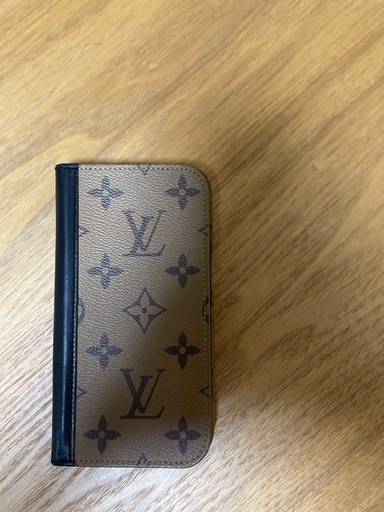 【美品】LOUIS VUITTON手帳型iPhone15proケース　今週まで