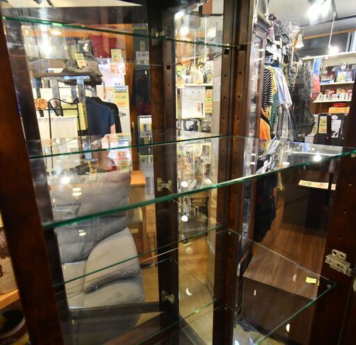 ●近郊格安配送(#^.^#)●北海道民芸家具●樺材　キュリオケース　中古品●相模原　横浜●北斗民芸　和光　旭川家具　飾り棚　キャビネット