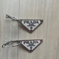 PRADA チェーンネックレスとピアスセットの画像