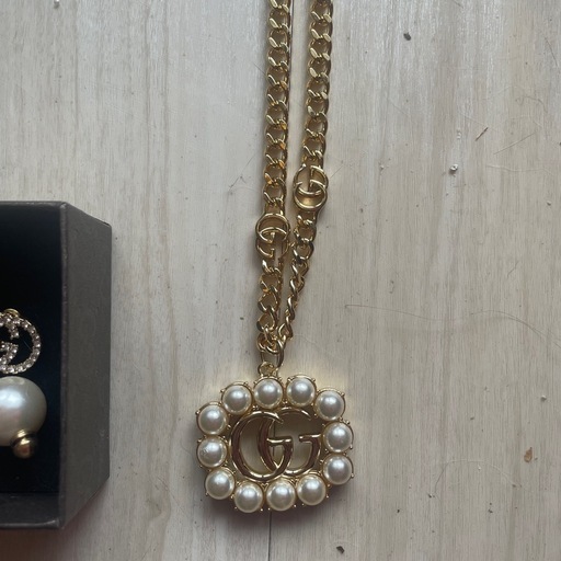 GUCCI パール付きゴールドピアス ネックレス
