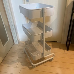 スチールワゴンの画像