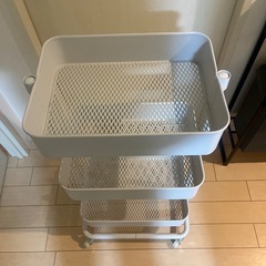 スチールワゴンの画像